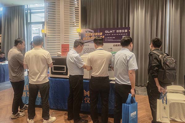 为来宾介绍我司优质产品